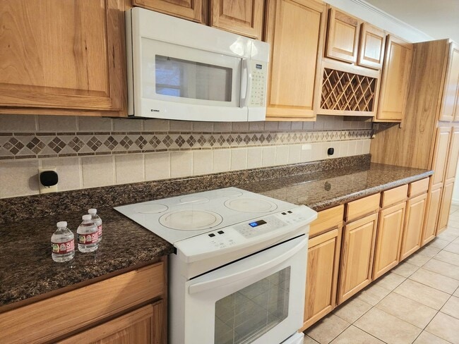 Building Photo - 1209 Libra Dr