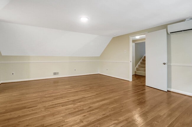 Building Photo - 8005 Candlewood Dr