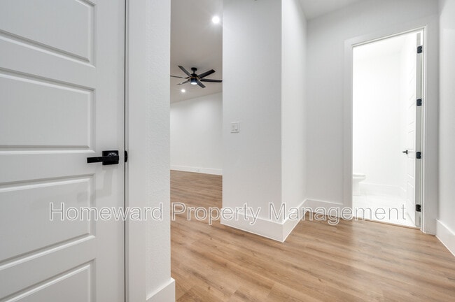 Building Photo - 2343 Hondo Ave