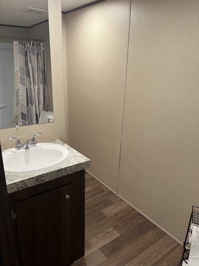 Building Photo - Single Family Manufactured Home