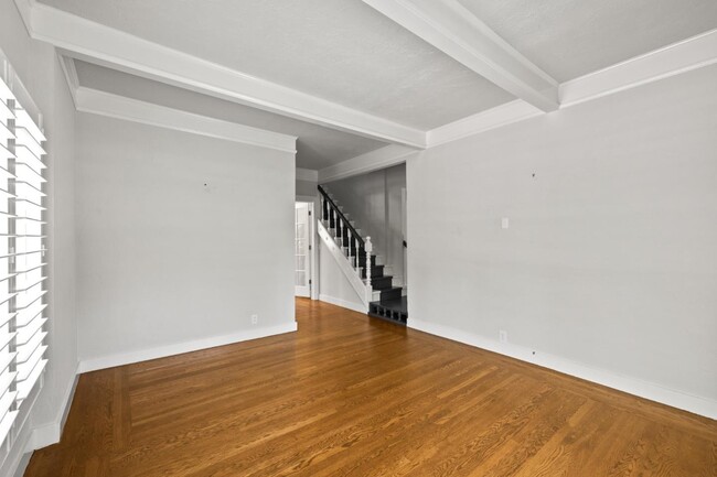 Building Photo - 1536 Eastmoor Rd