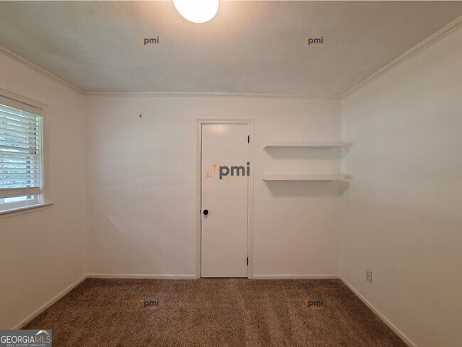 Building Photo - 812 Whelchel Dr