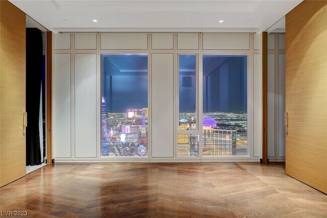 Building Photo - 3750 Las Vegas Blvd S