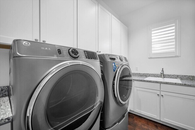 Building Photo - 13482 Artisan Cir