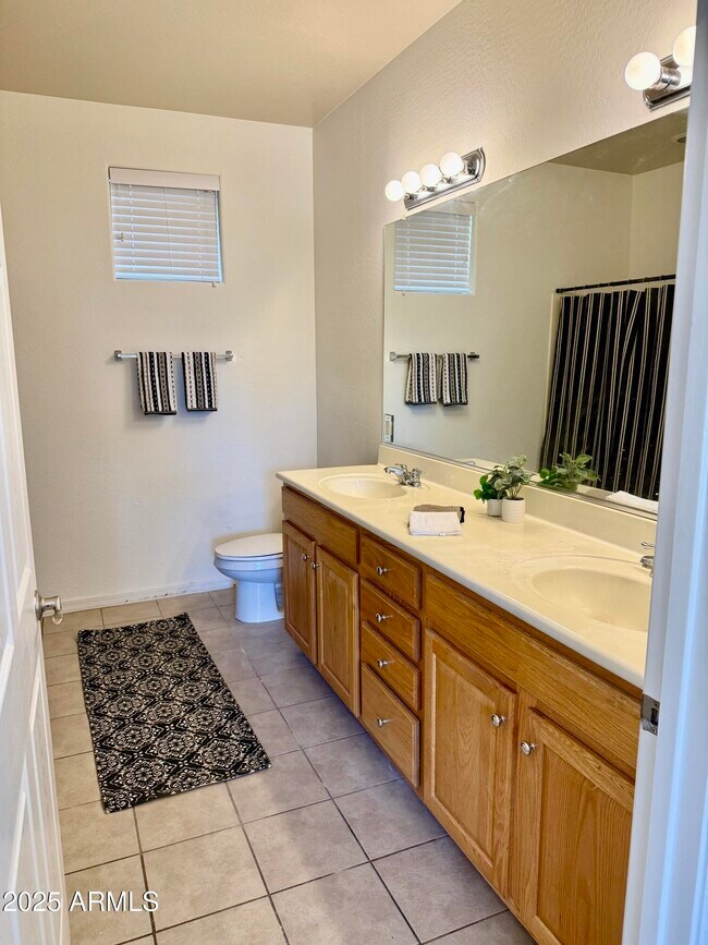 Building Photo - 3330 S Gilbert Rd