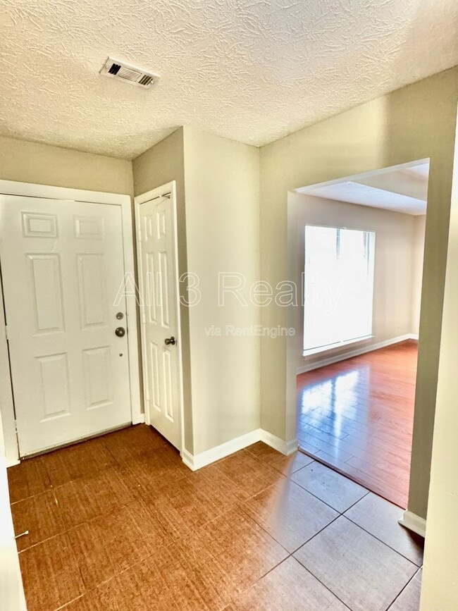 Building Photo - 5931 Brewbaker Blvd