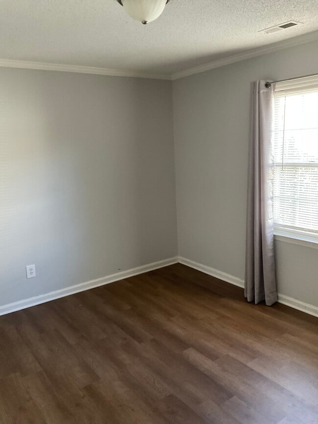 Building Photo - 9033 English Saddle Ln