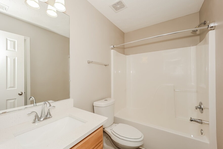 Building Photo - 4021 Castle Way Dr