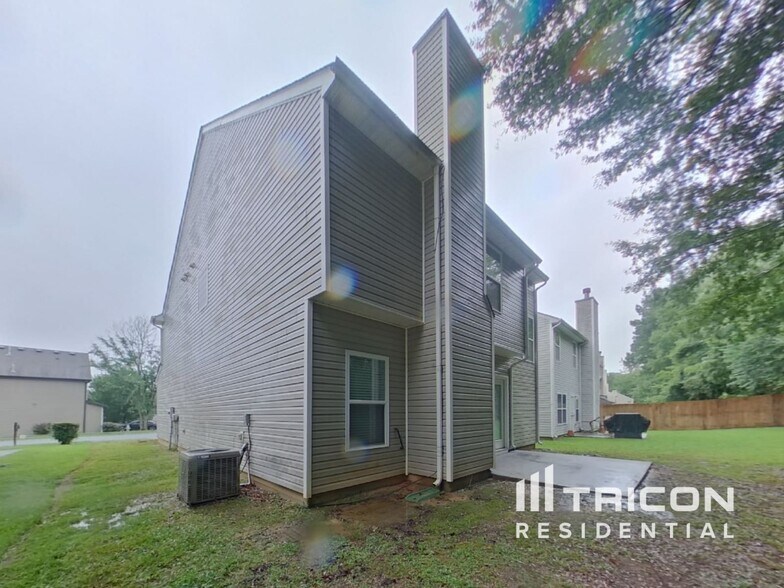 Building Photo - 5781 Little River Rd