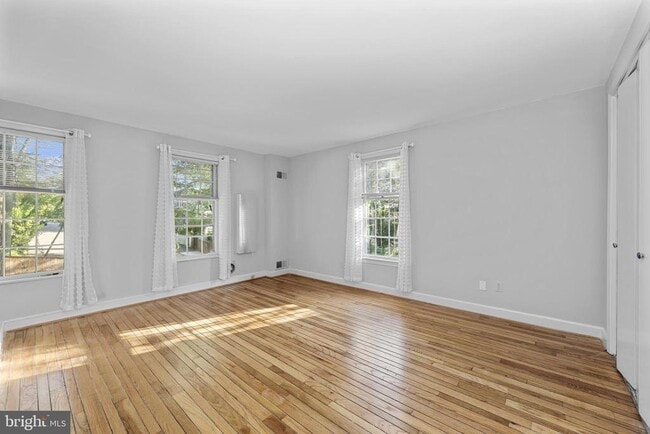 Building Photo - 2810 N Glade St NW