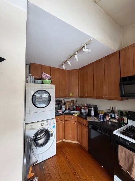 Building Photo - 62 Ridgemont St