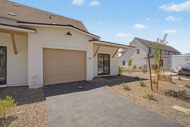 Building Photo - 8232 E University Dr