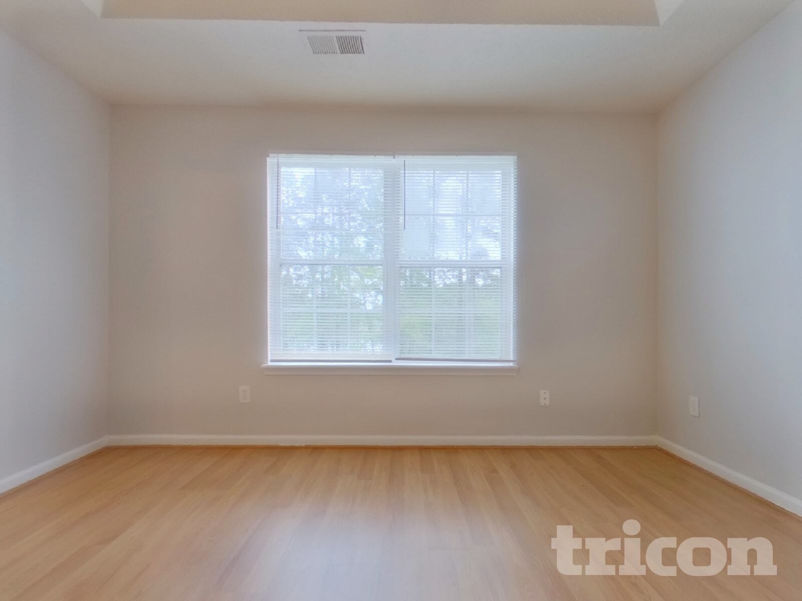 Building Photo - 3020 Lake Park Ct