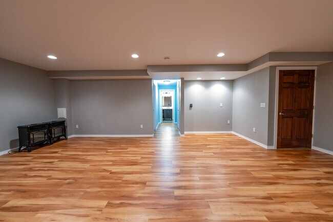 Building Photo - 3400 Riverstone Ct