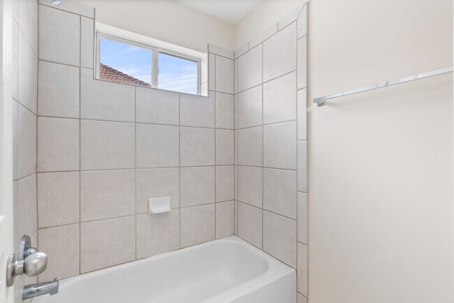 Building Photo - 3010 Blue Lagoon Ct