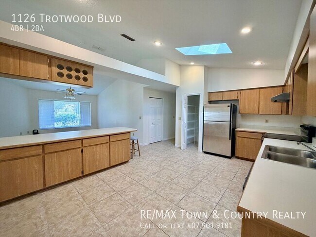Building Photo - 1126 Trotwood Blvd