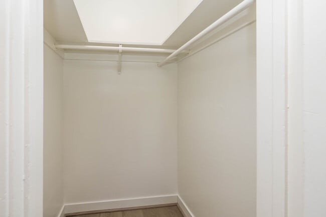 Building Photo - 429 Bellevue