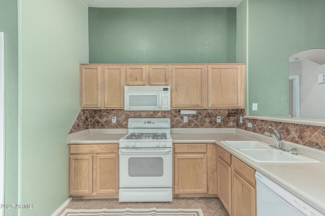 Building Photo - 17562 W Dalea Dr