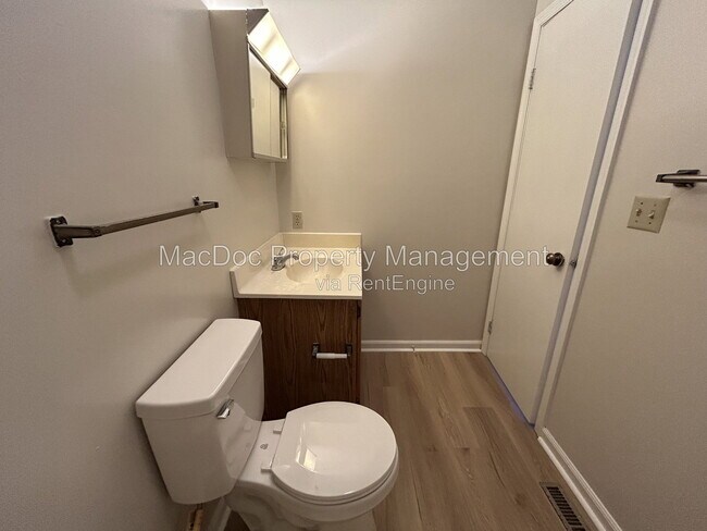 Building Photo - 16134 Clarence Ct