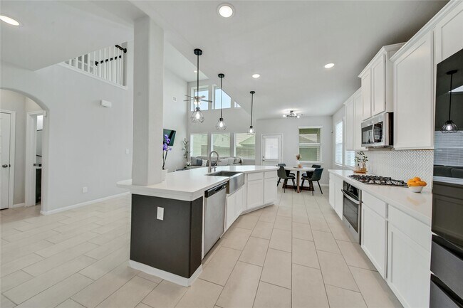 Building Photo - 7735 Wright Wood Dr