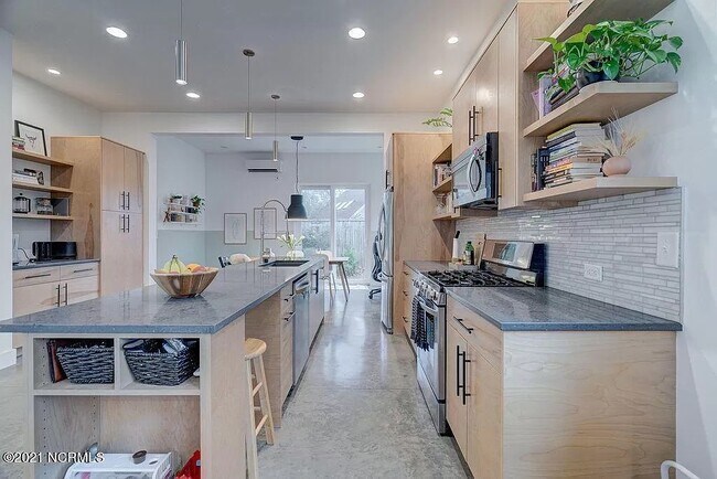 Kitchen - 2525 Tonbo Trl