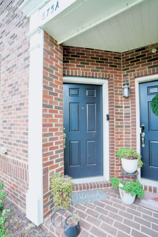 Building Photo - 675B E Church St