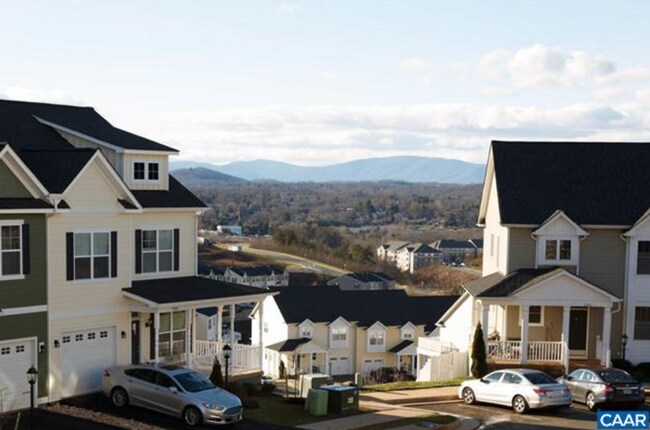 Building Photo - 2410 Winthrop Dr