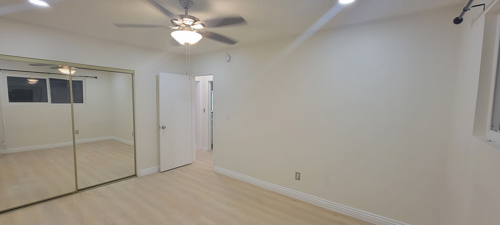 Building Photo - 1908 Clinton St