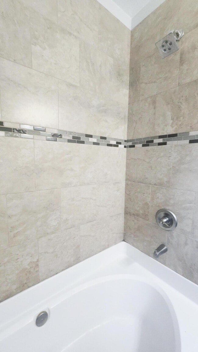 Building Photo - 2133 Janet St