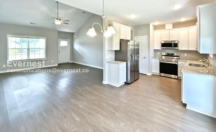 Building Photo - 1028 Echo Rdg Rd