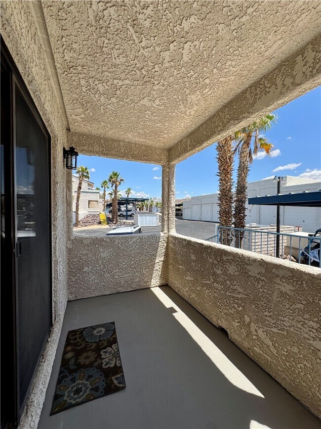 Building Photo - 2022 Merrill Ln