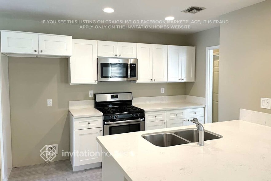 Building Photo - 22937 Leadwell St