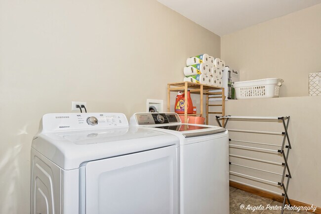 Building Photo - 5850 Fieldstone Trail