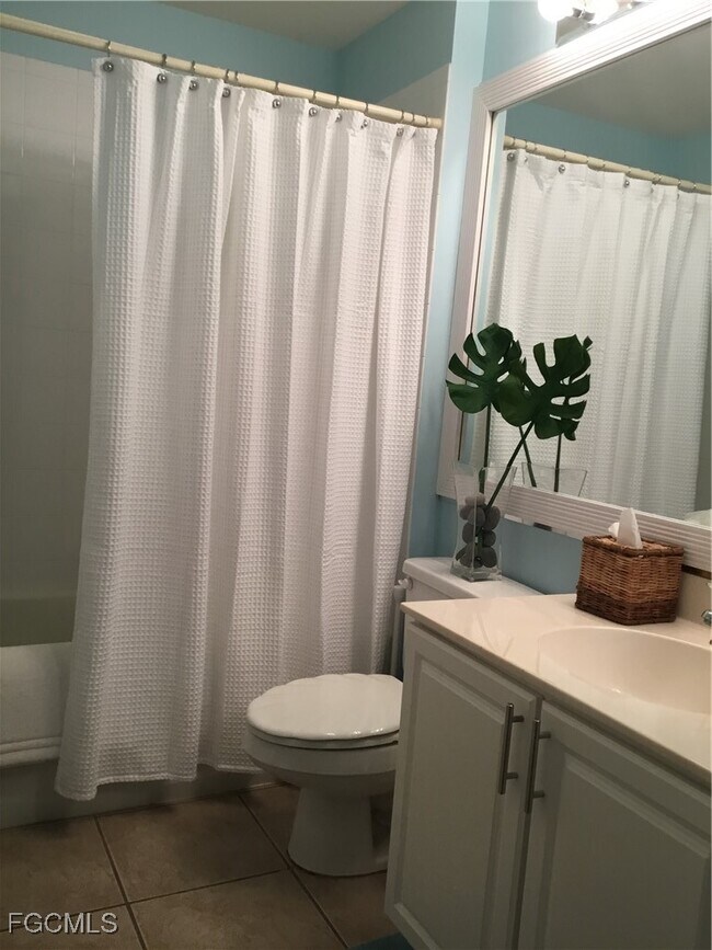 Building Photo - 10063 Majestic Ave