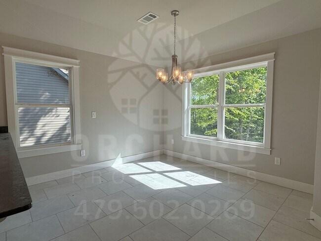 Building Photo - Bella Vista Single-Family Home- 2 Bed/ 2 B...