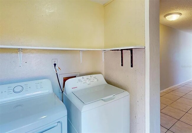 Laundry room - 15540 Chamberlain Blvd