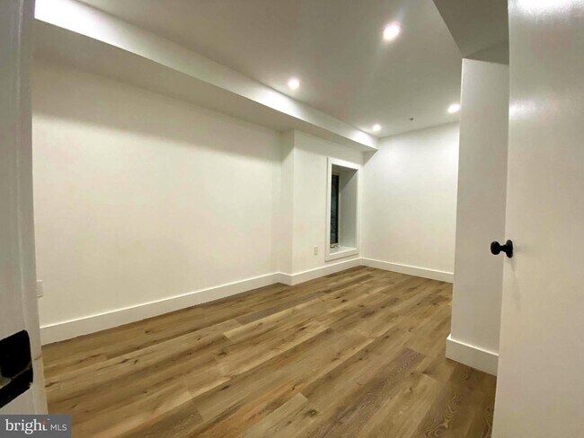 Building Photo - 3126 16th St NW