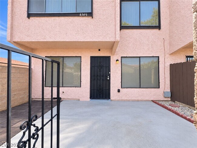 Building Photo - 4346 Caliente St