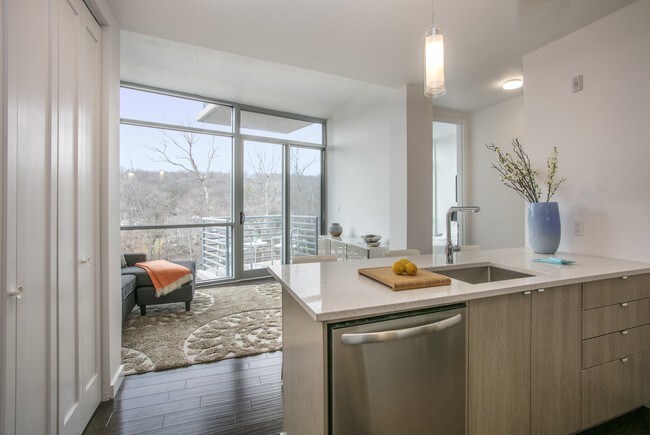 Open Concept Living and Dining - Glasshouse 250 S Central Park Ave