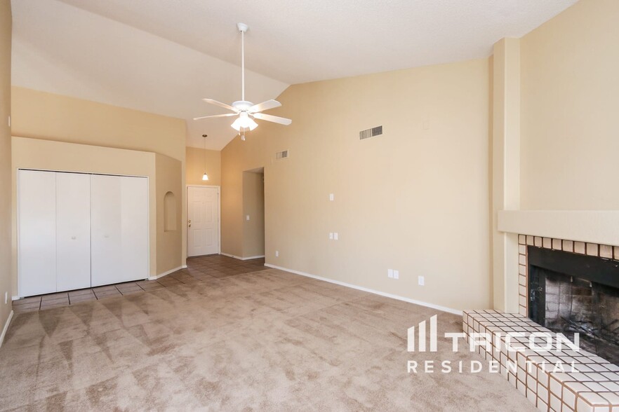 Building Photo - 1519 E Sequoia Dr