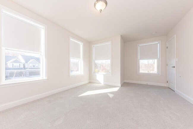 Building Photo - 3341 Roseford Blvd