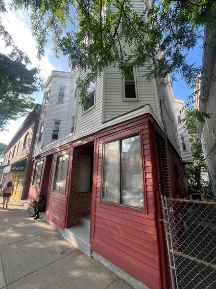 Building Photo - 213 Highland Ave