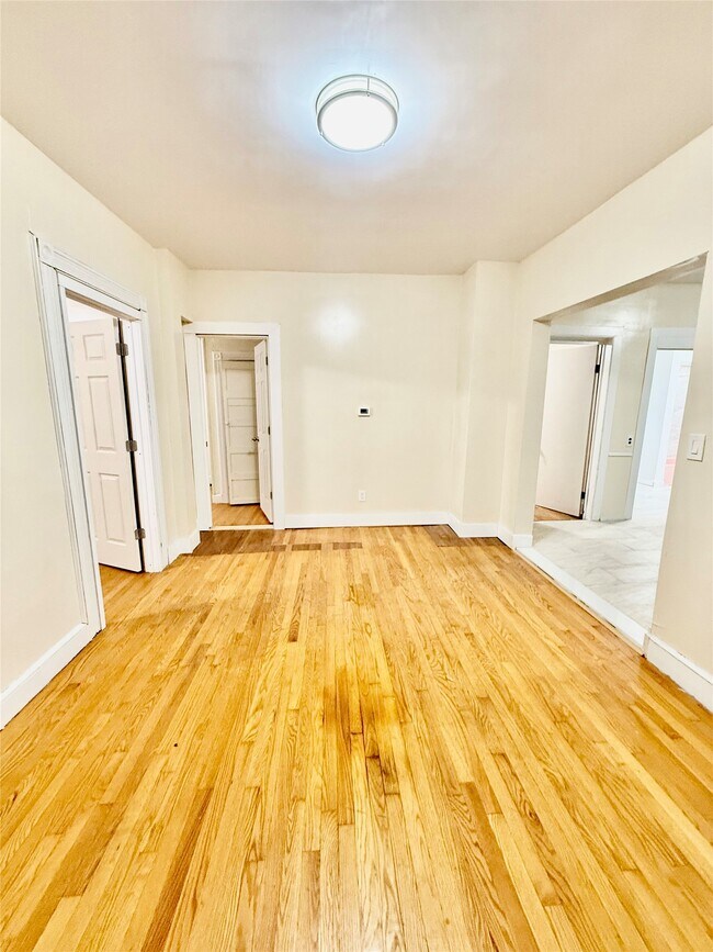 Building Photo - 9 Carhart Ave