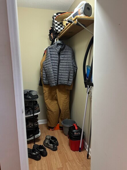 Walk-In-Closet - 126 Kesterson St