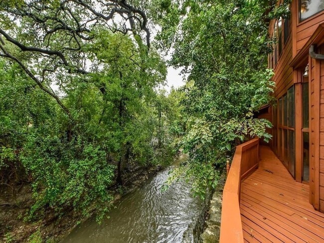 Building Photo - 800 Leonard St