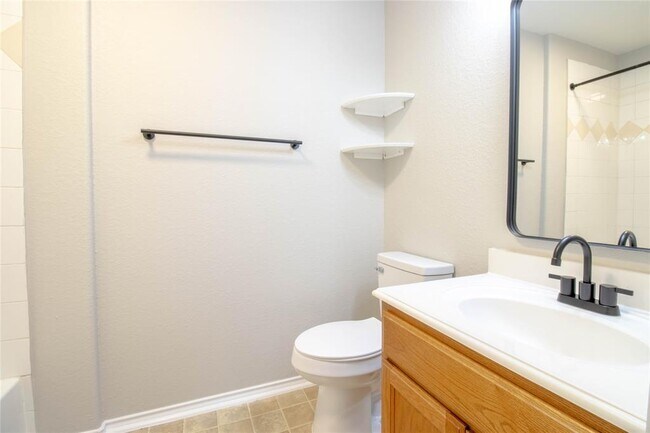 Building Photo - 16727 Libson Falls Dr