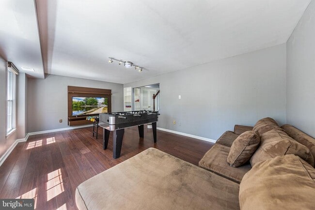 Building Photo - 4333 Cedarlake Ct