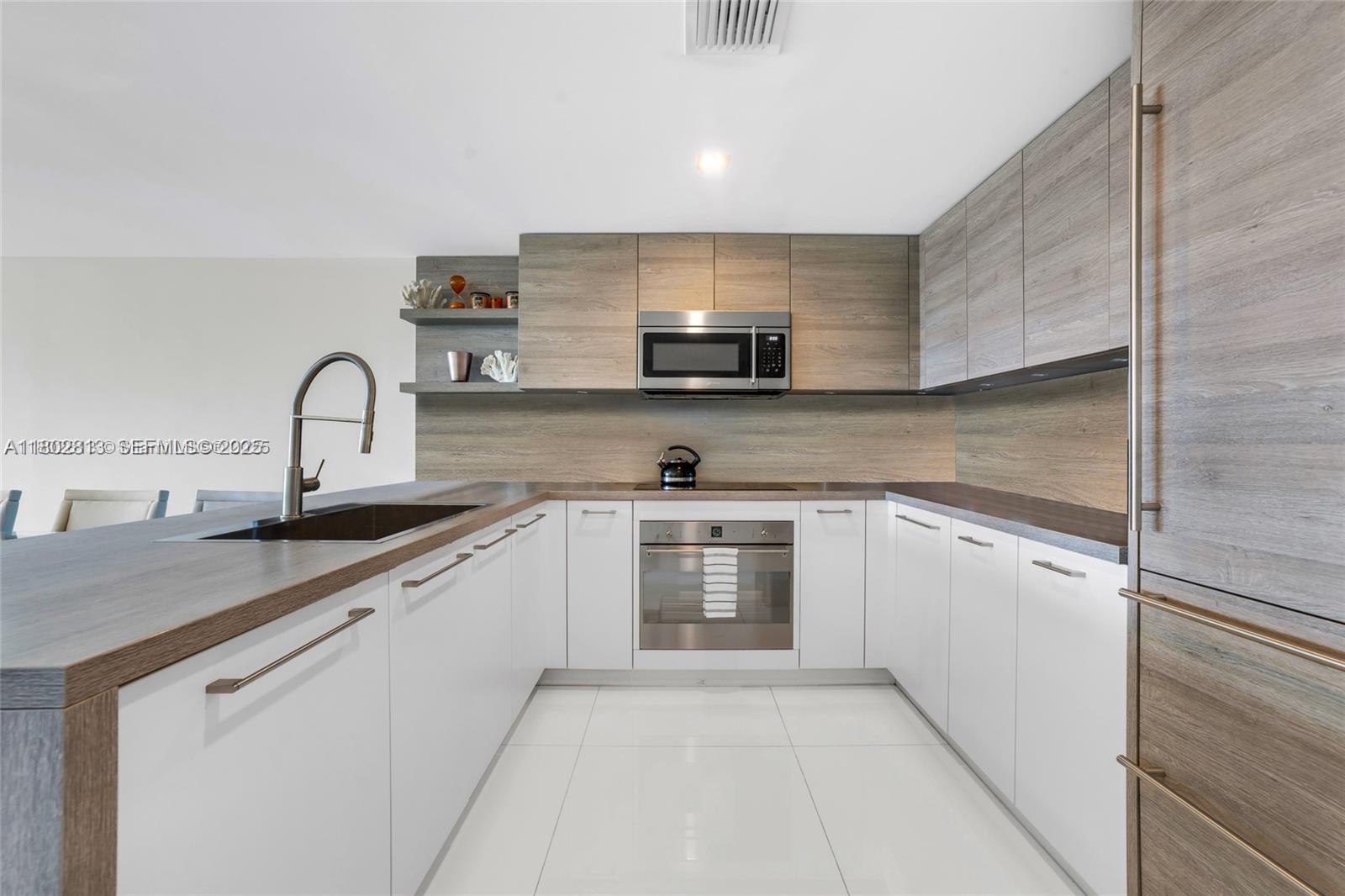 Building Photo - 400 Sunny Isles Blvd