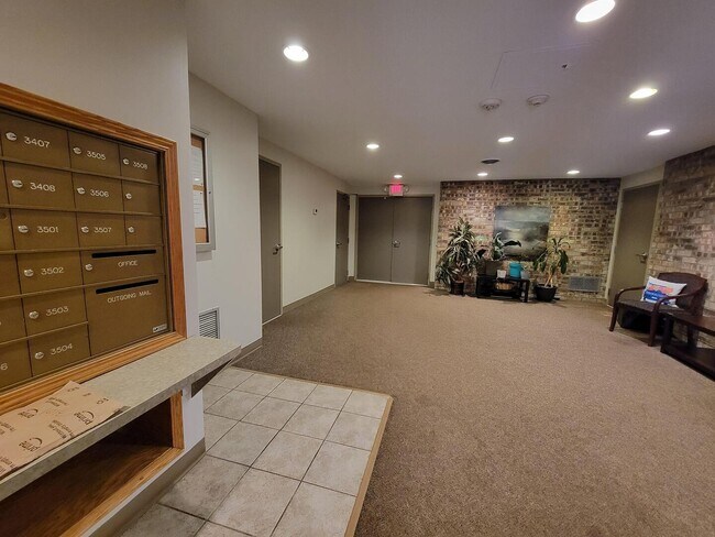 Building Photo - 420 Walnut Creek Rd