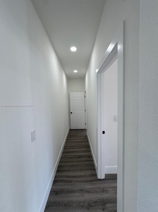 Building Photo - 3039 NW 51st Terrace